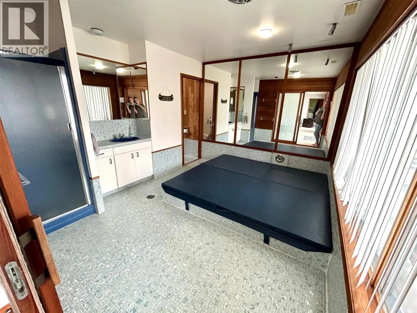 2437 Blind Bay Road