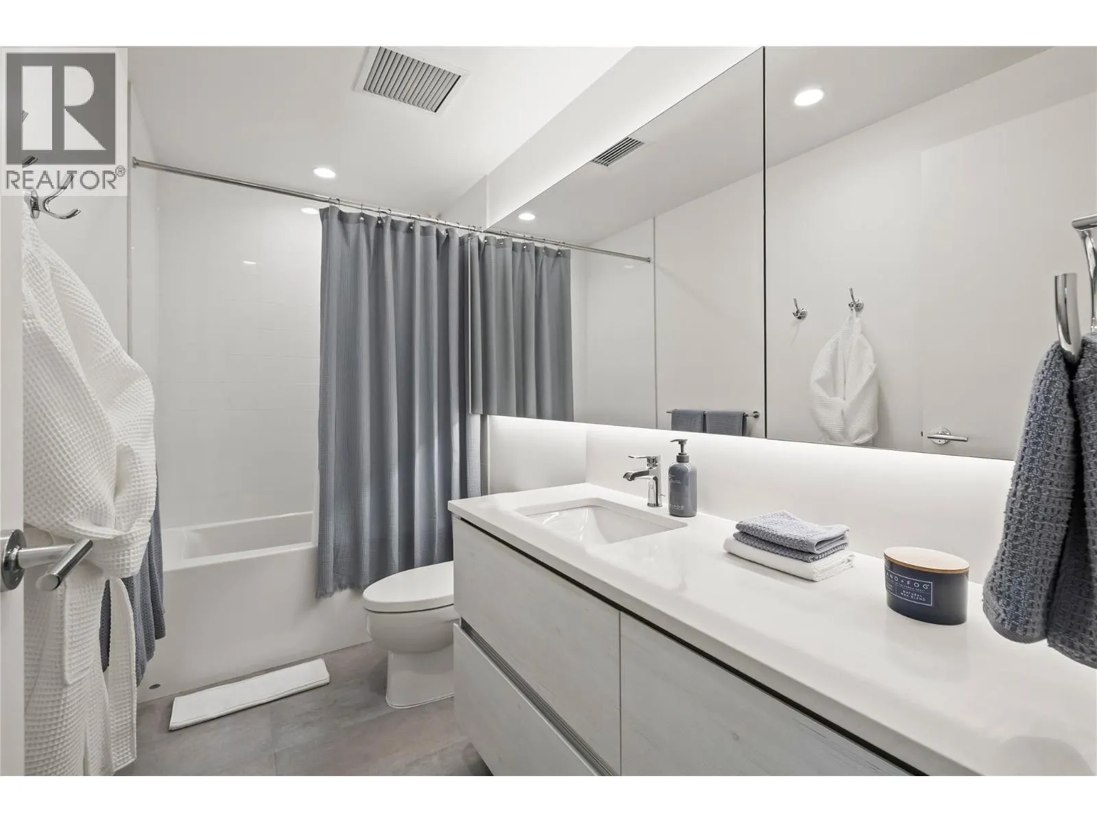 238 Leon Avenue Unit# 2007