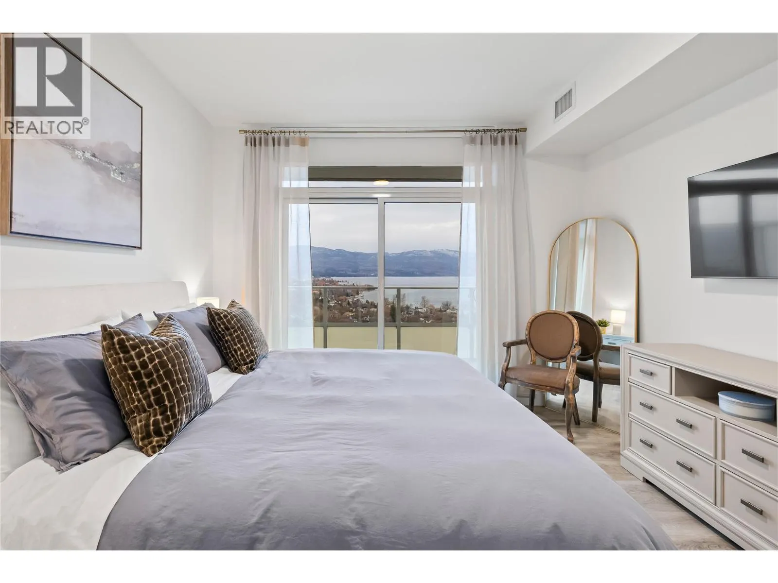 238 Leon Avenue Unit# 2007
