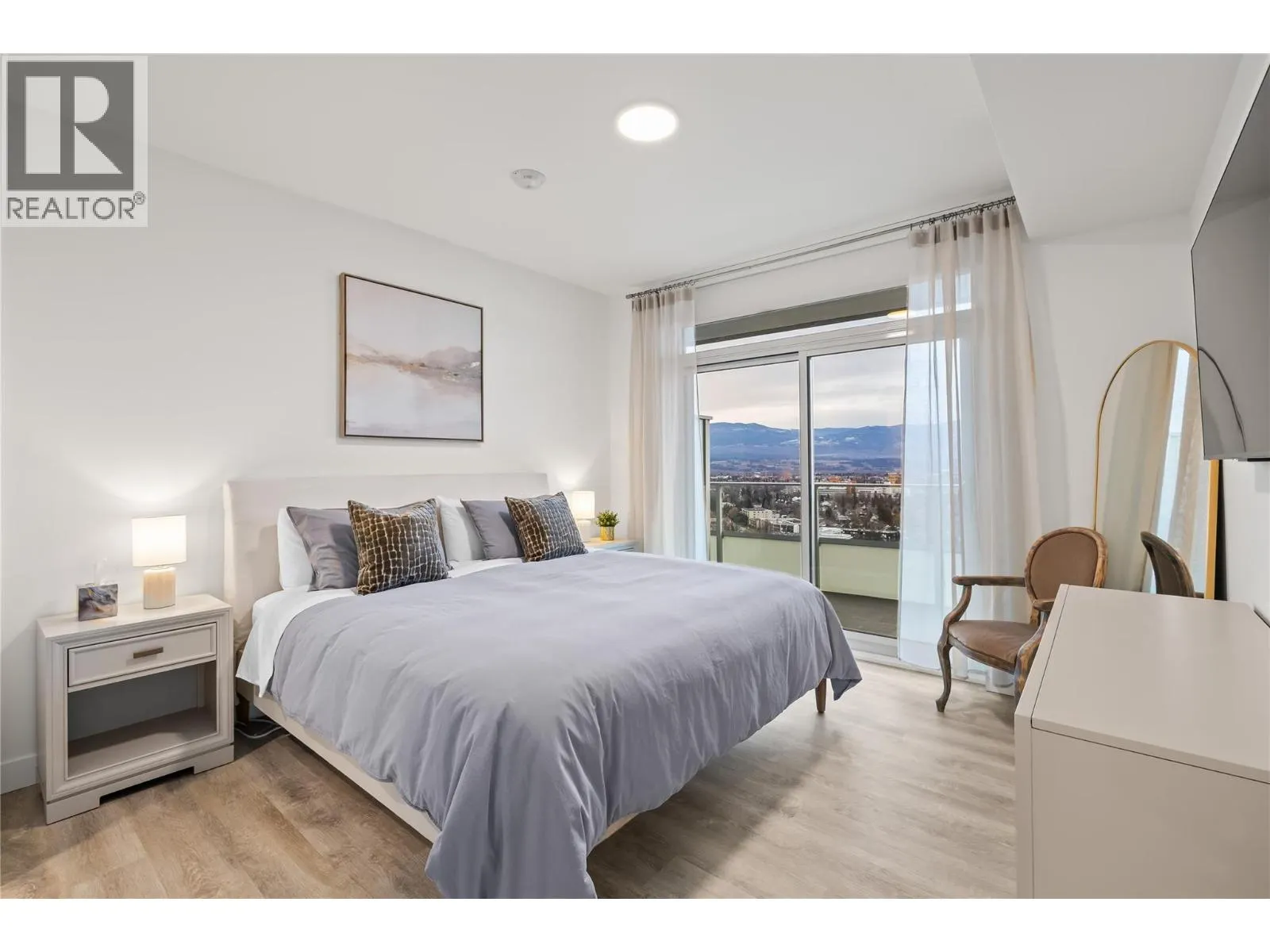 238 Leon Avenue Unit# 2007