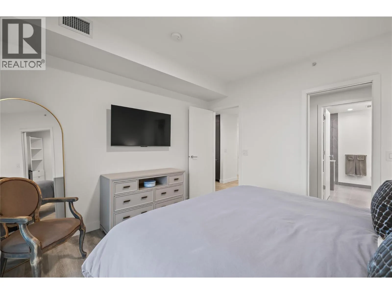 238 Leon Avenue Unit# 2007