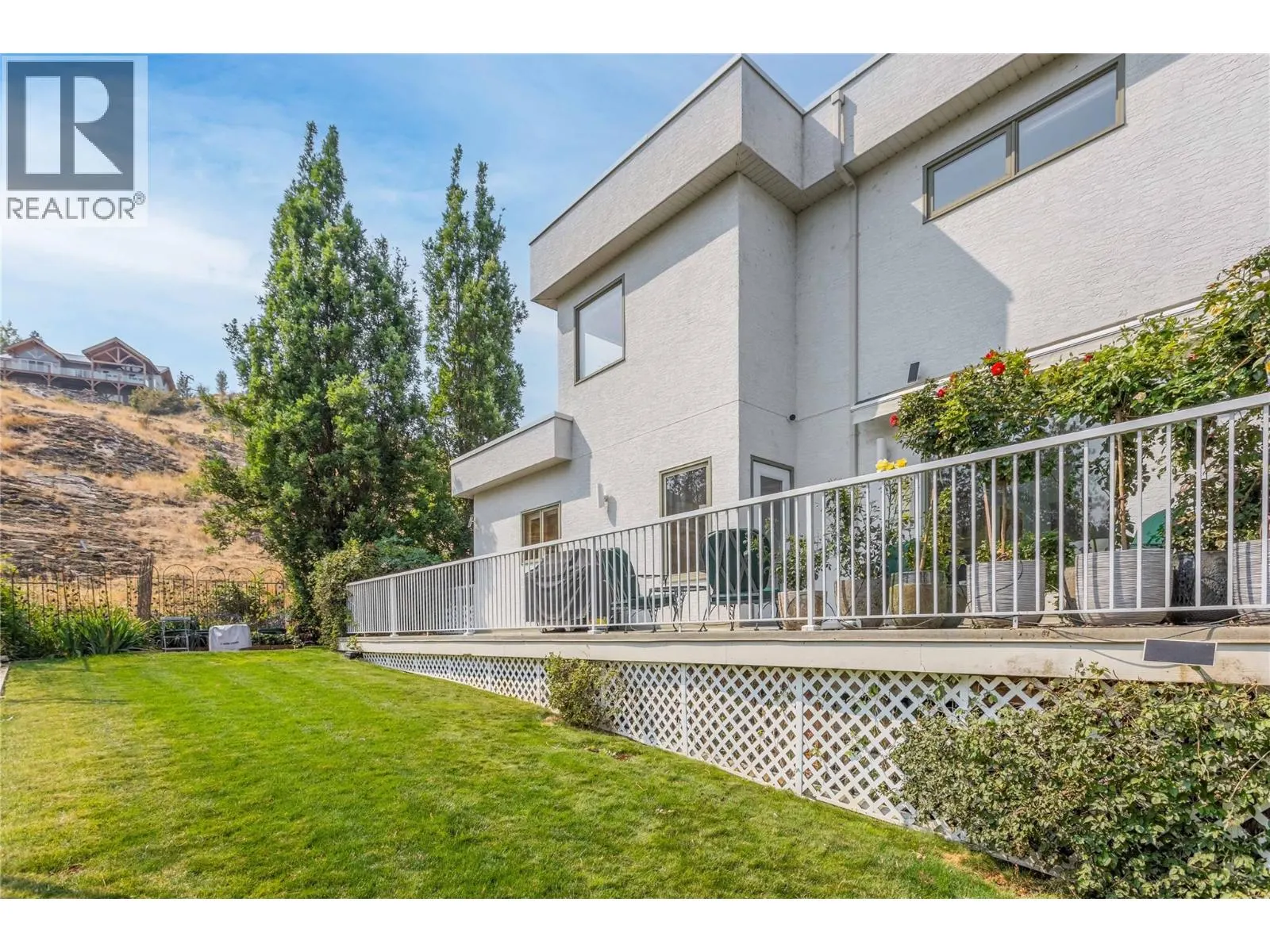 5851 Lakeshore Road