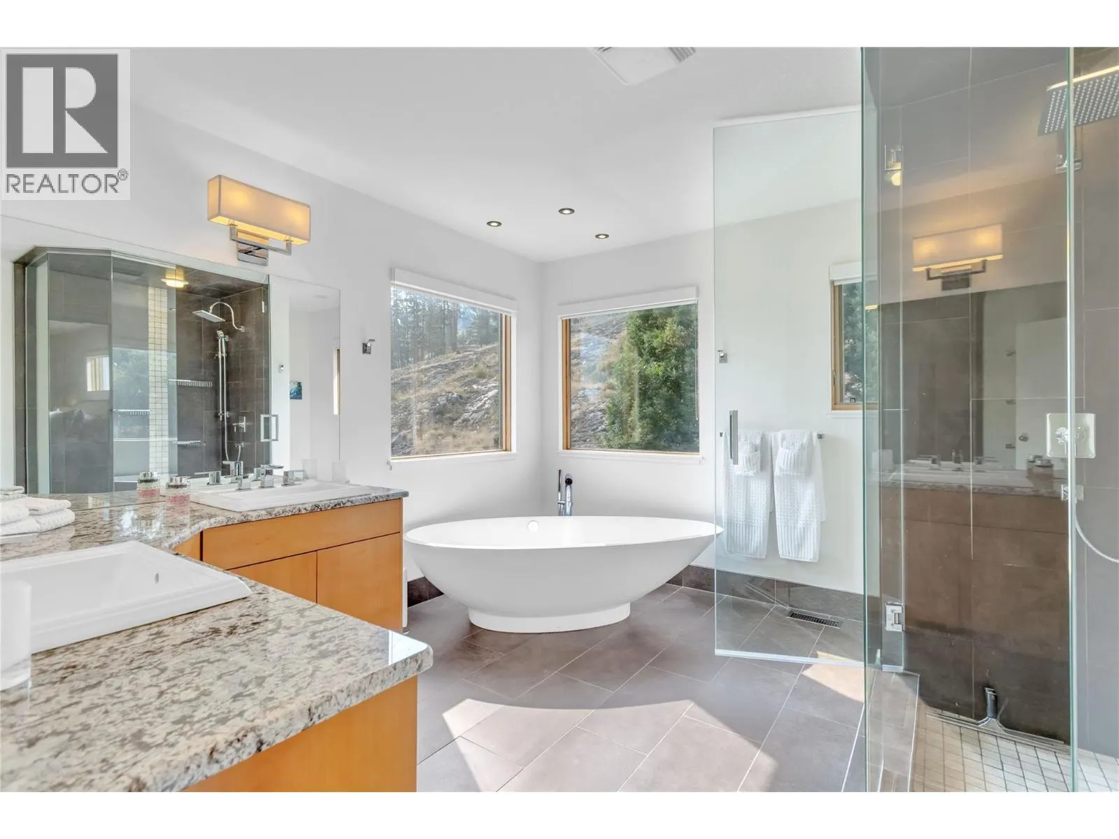 5851 Lakeshore Road