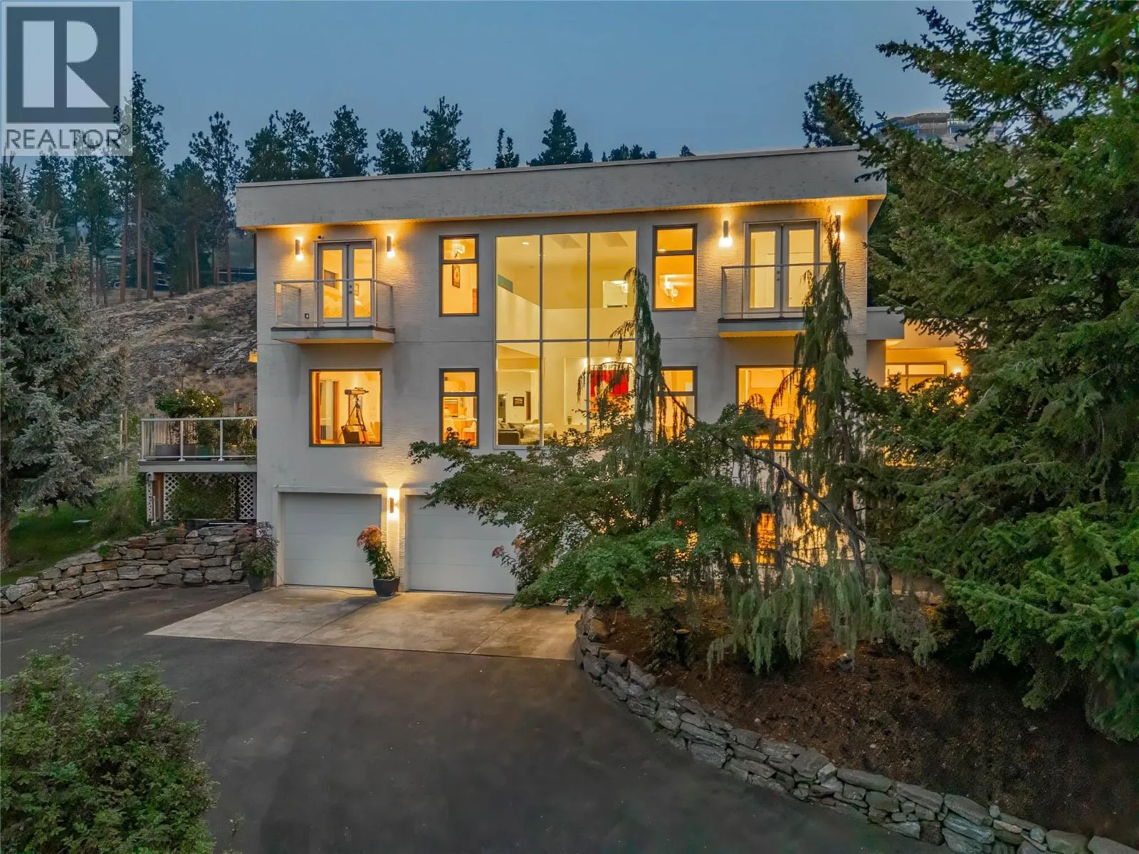 5851 Lakeshore Road