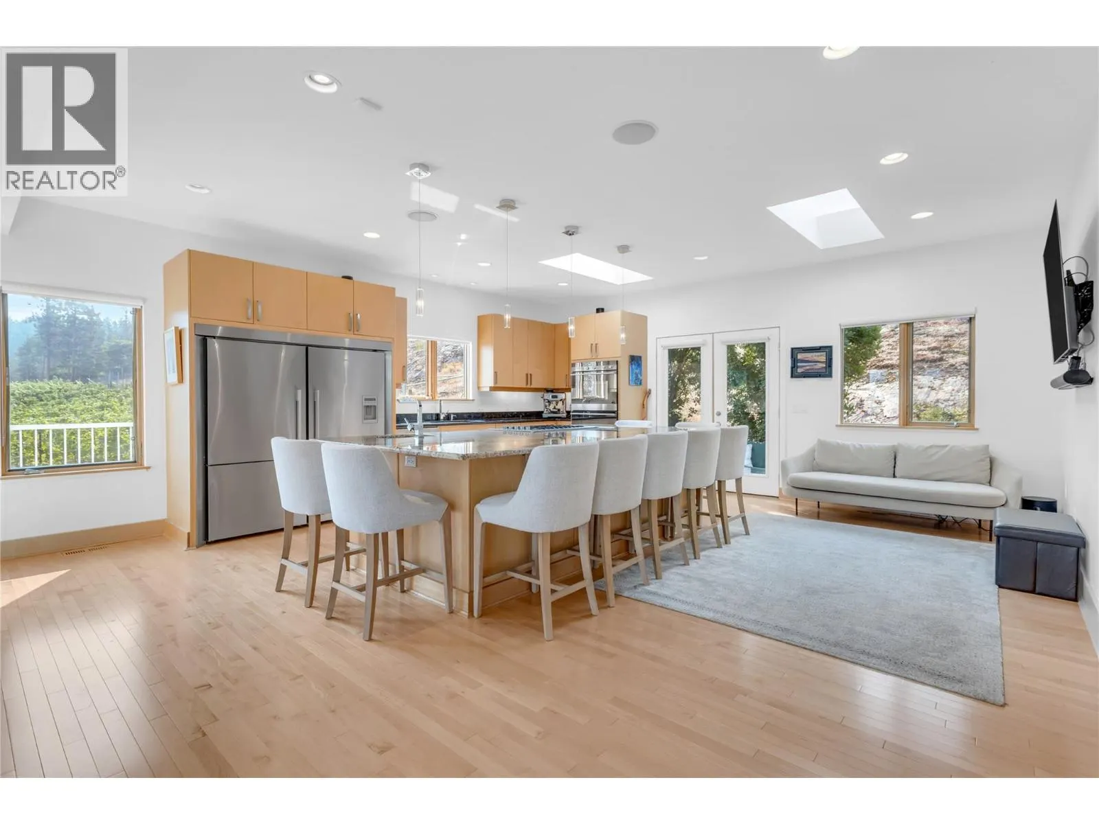 5851 Lakeshore Road