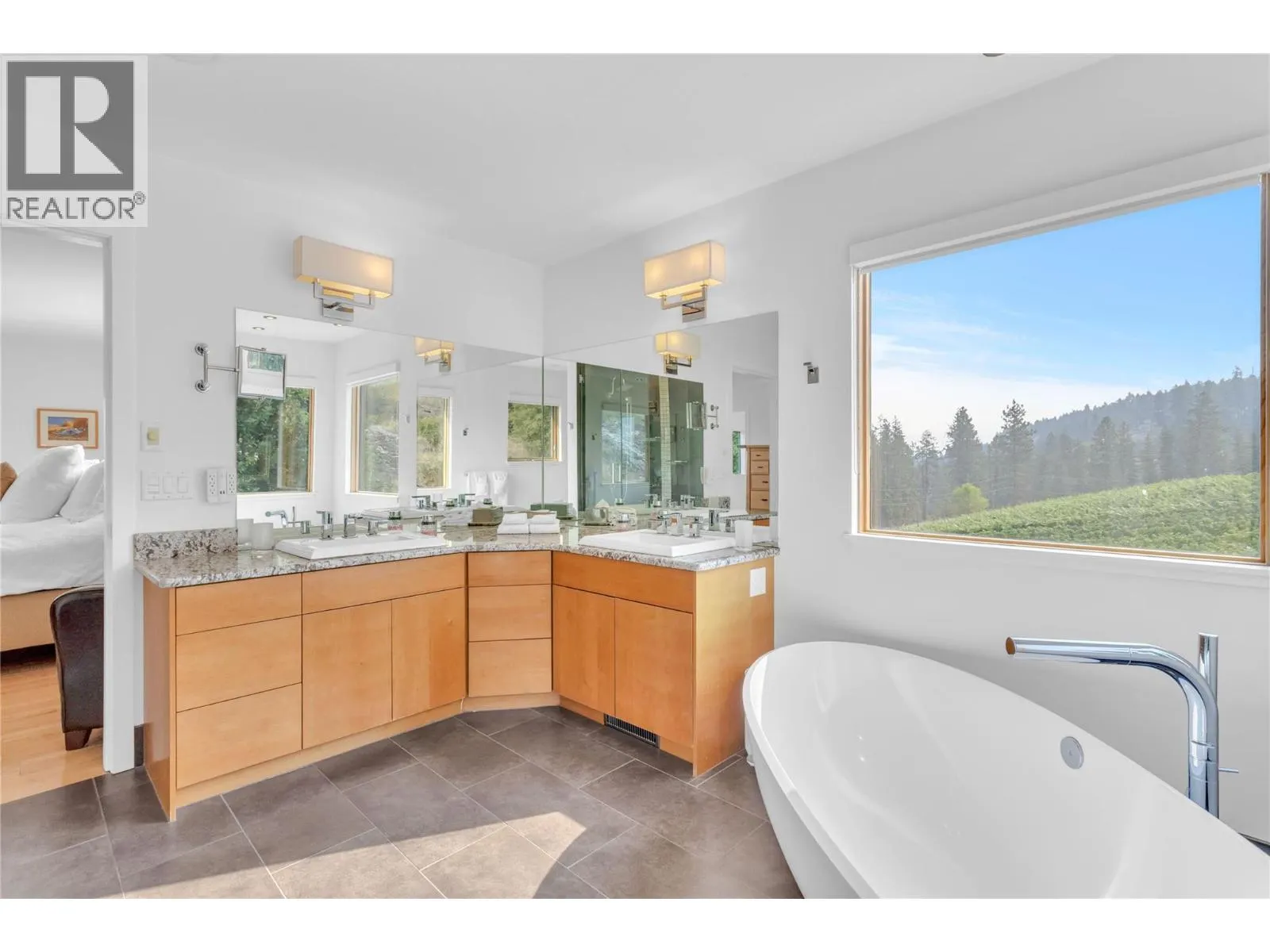 5851 Lakeshore Road