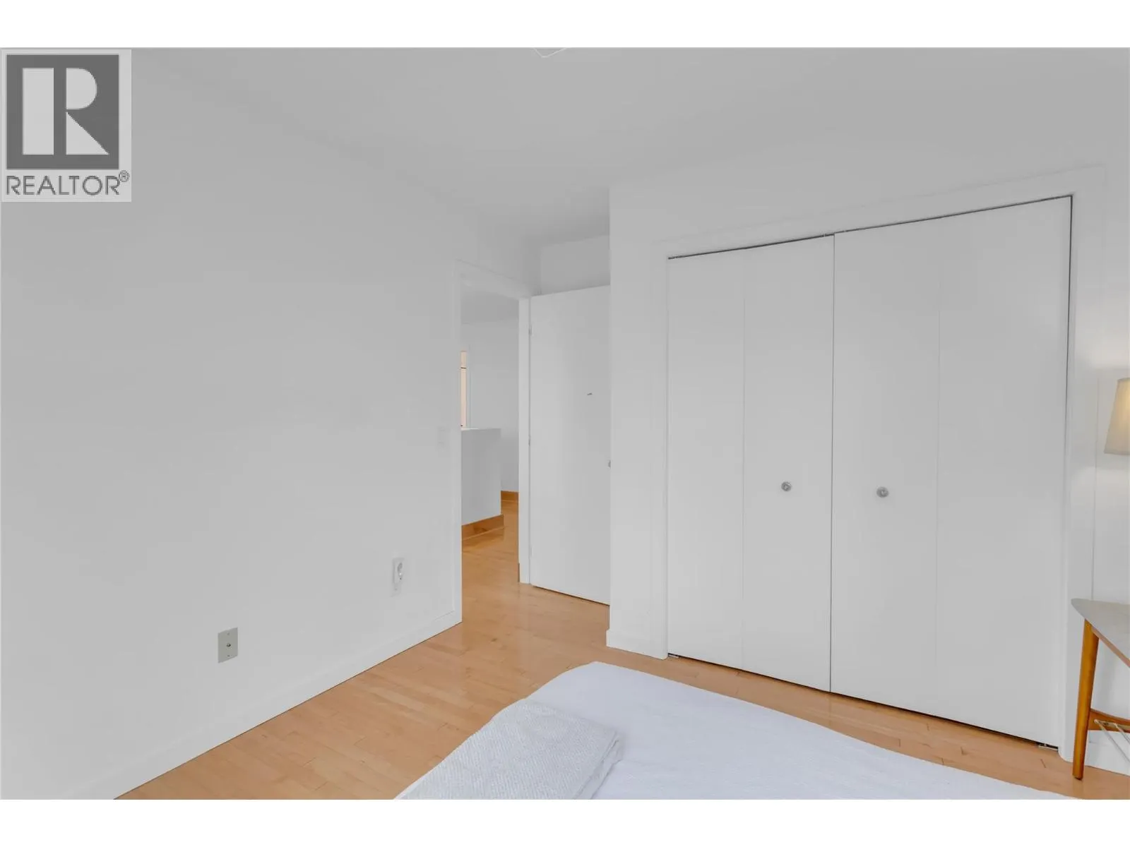 5851 Lakeshore Road
