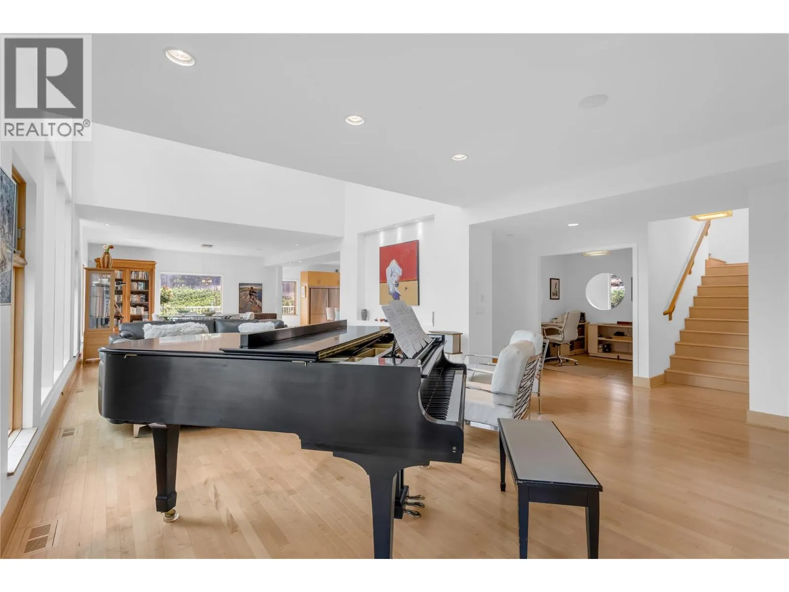5851 Lakeshore Road