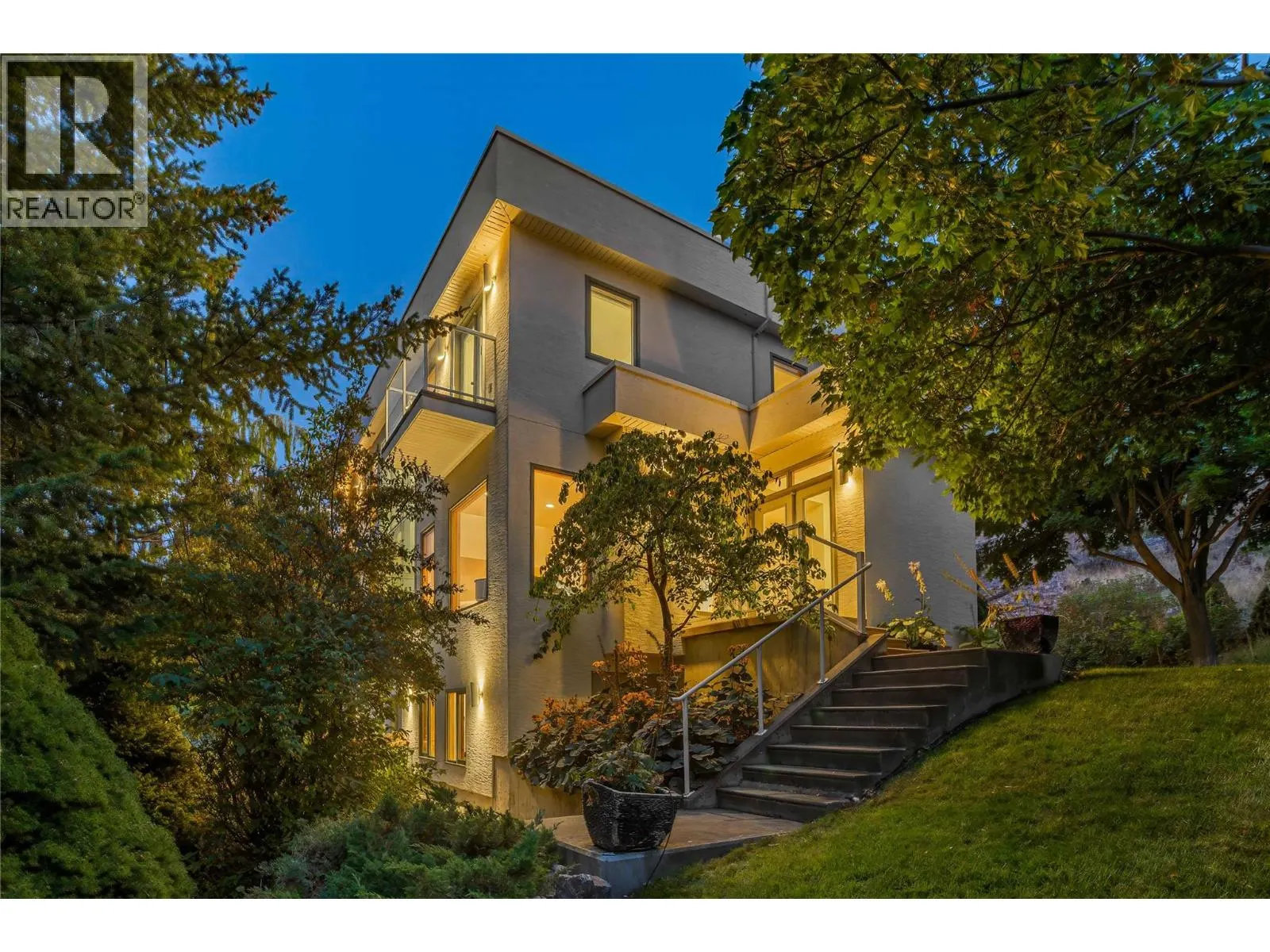 5851 Lakeshore Road