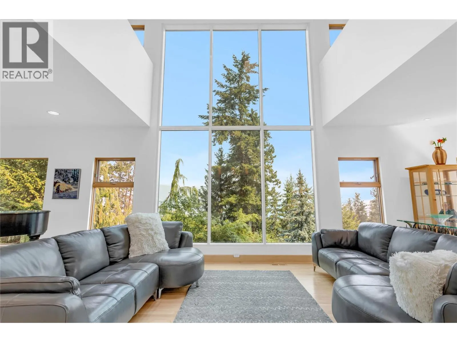 5851 Lakeshore Road