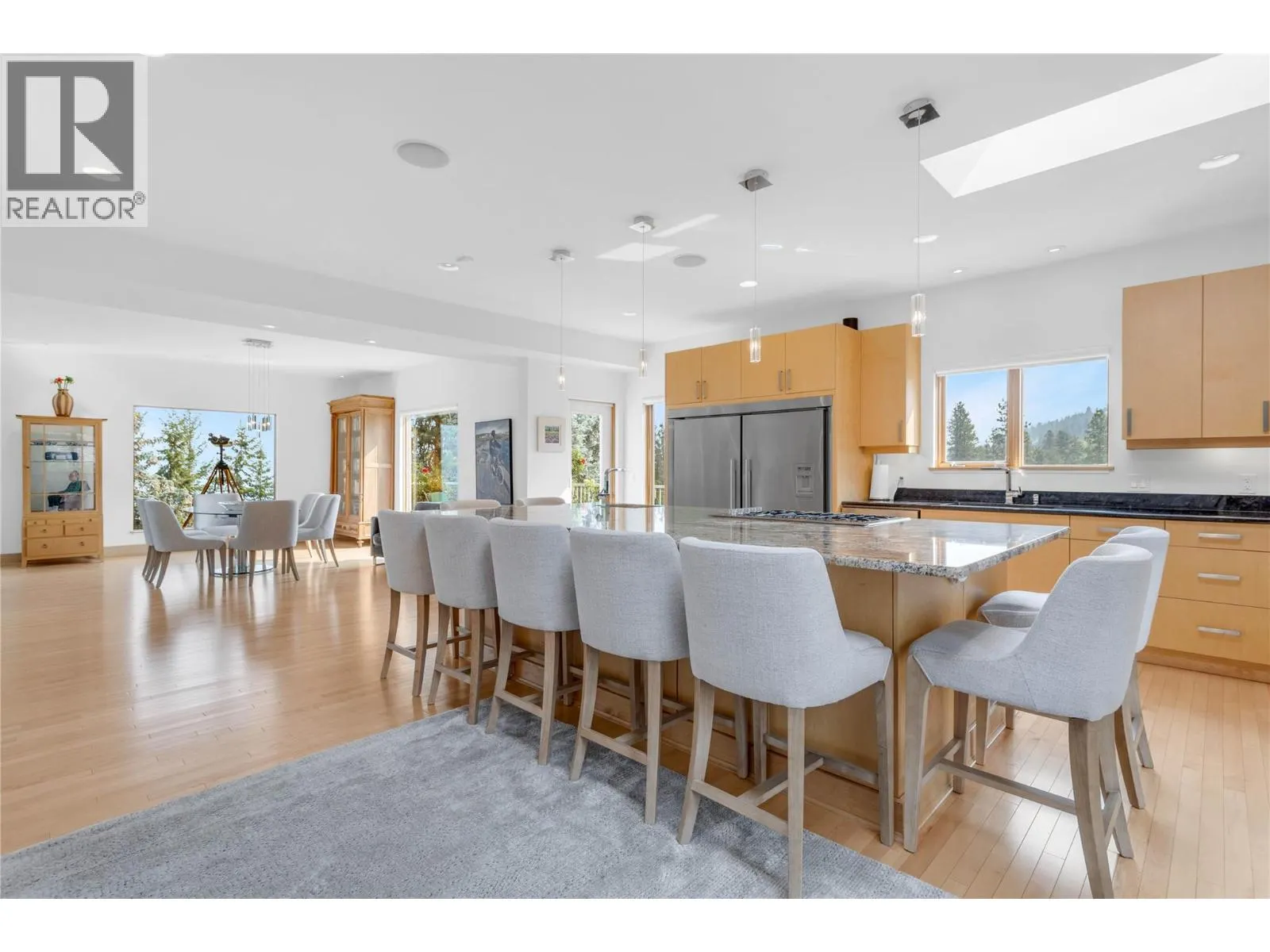 5851 Lakeshore Road
