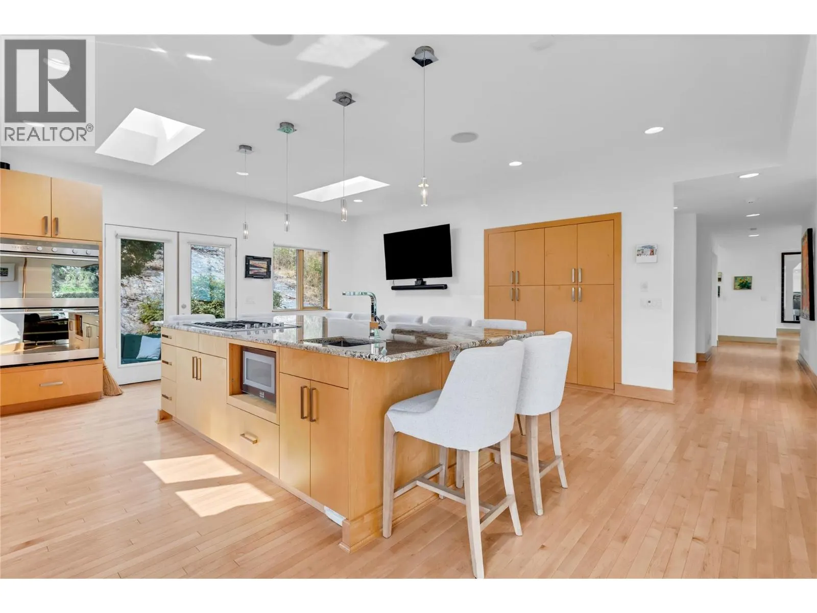 5851 Lakeshore Road