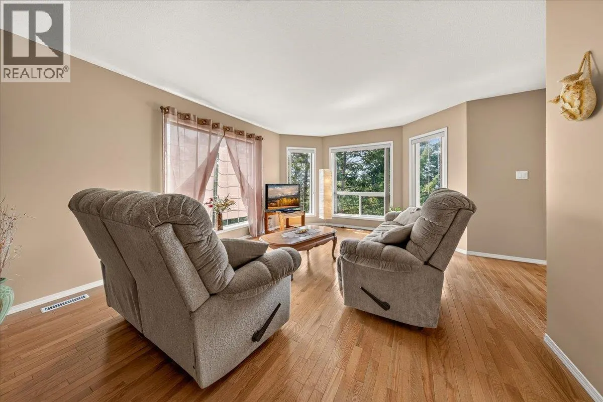 20B Wolf Crescent