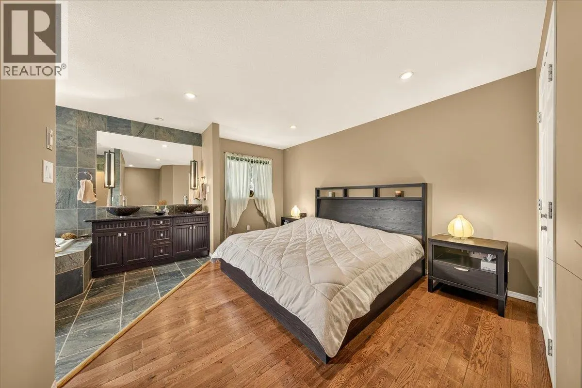 20B Wolf Crescent