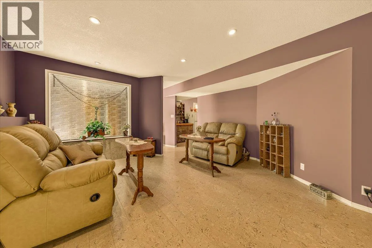20B Wolf Crescent