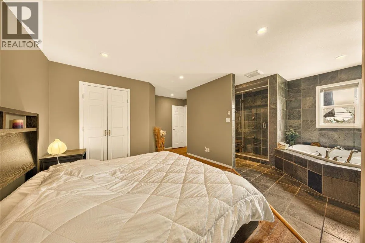 20B Wolf Crescent