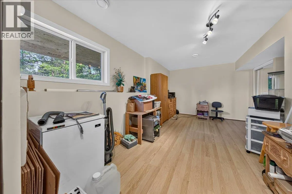 20B Wolf Crescent