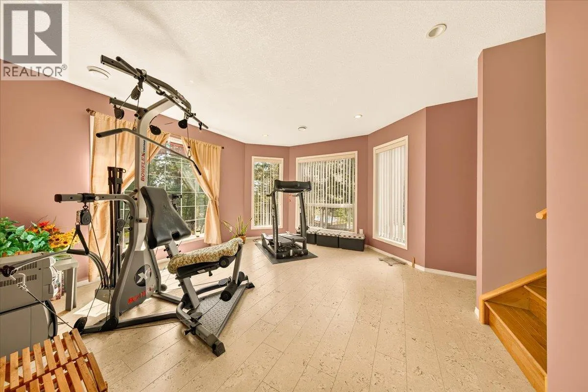20B Wolf Crescent