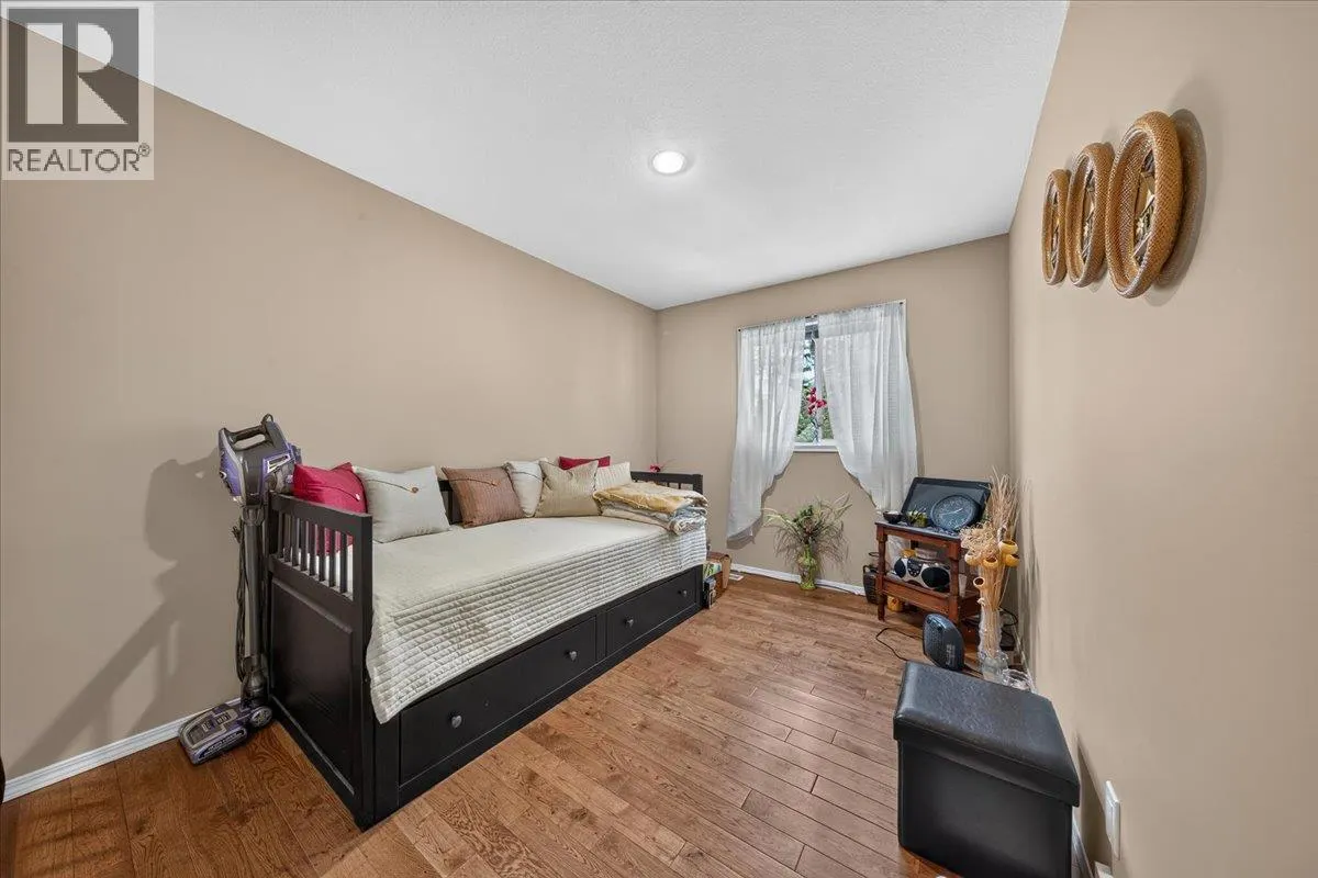 20B Wolf Crescent