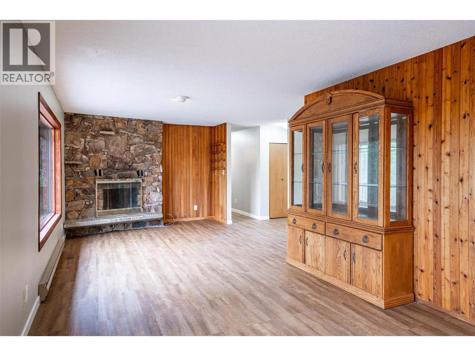 4358 Chamberlaine Road