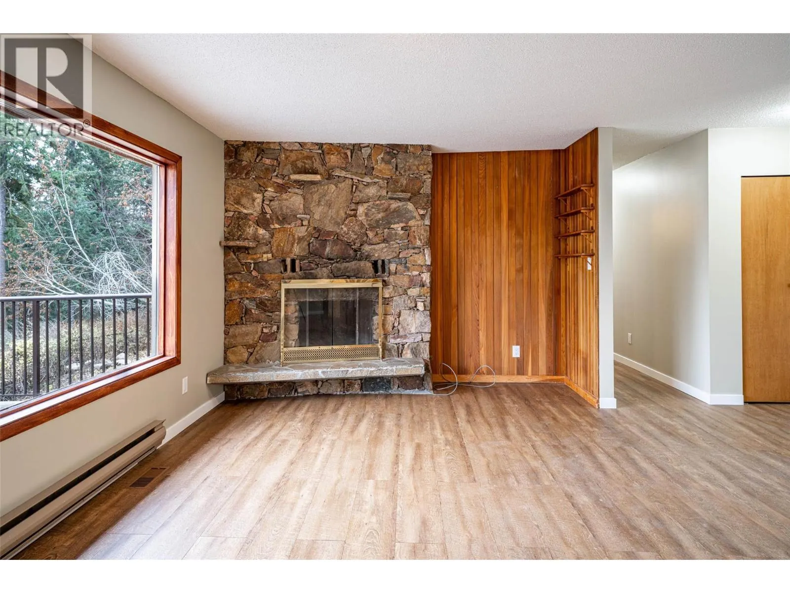 4358 Chamberlaine Road