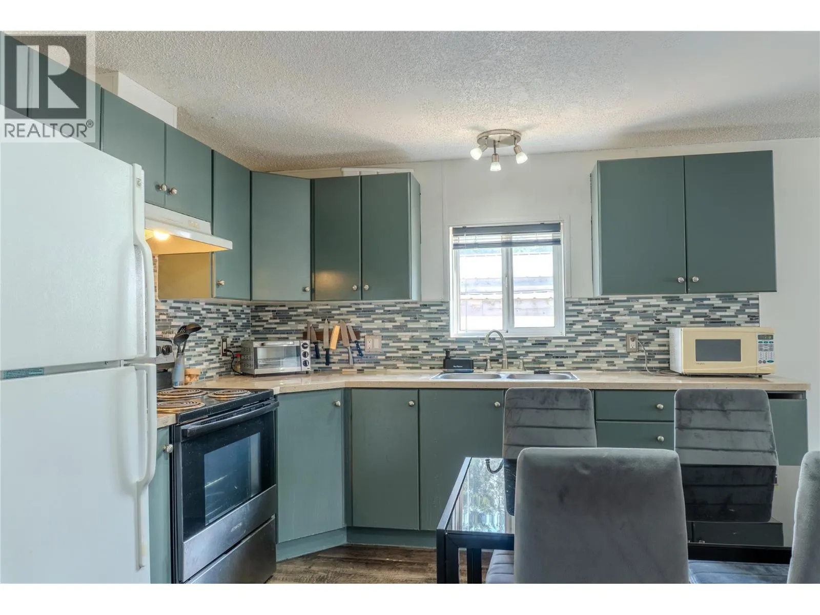 606 Edward Street Unit# 10