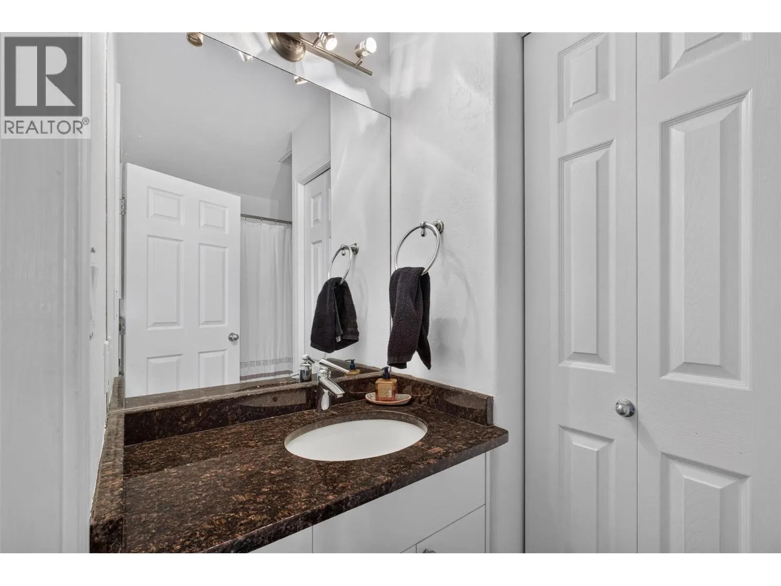 3983 Lakevale Place