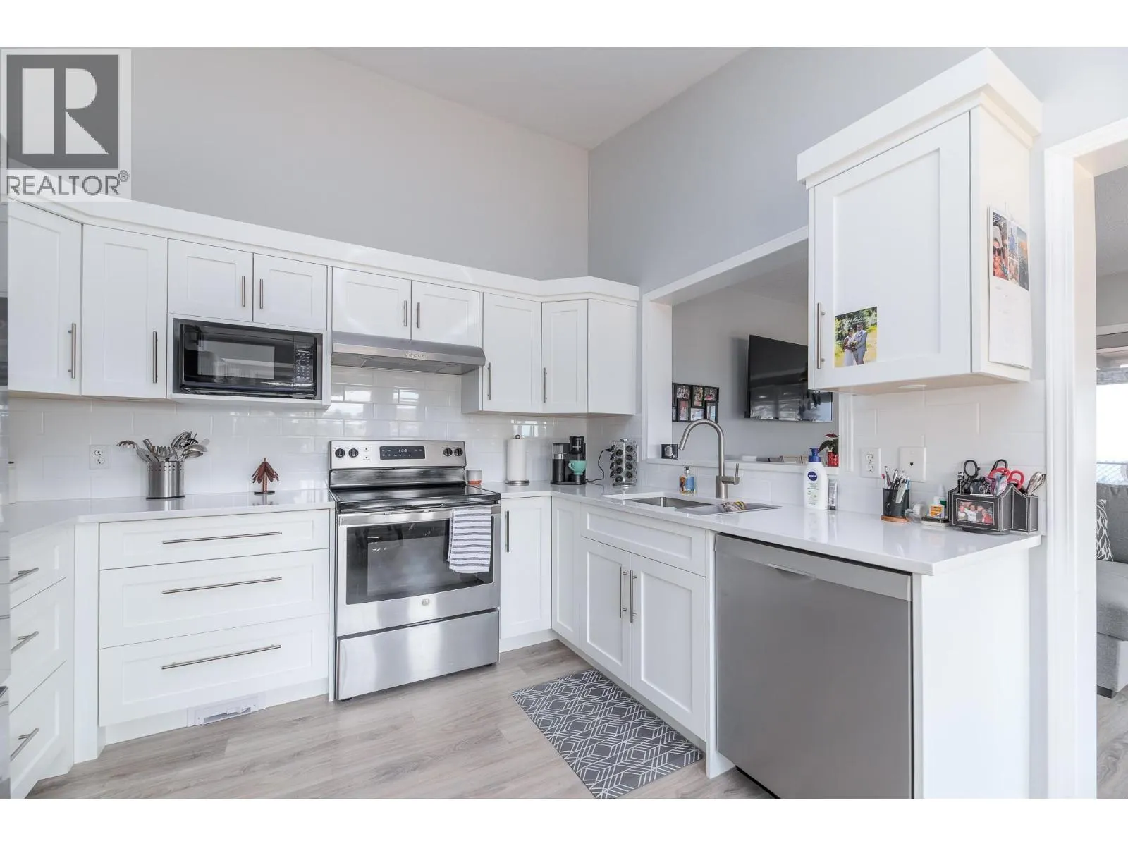 3689 Morningside Drive