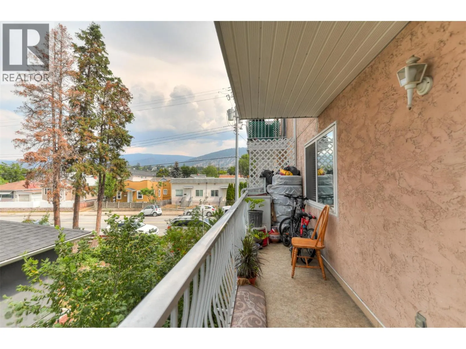 95 ECKHARDT Avenue Unit# 203