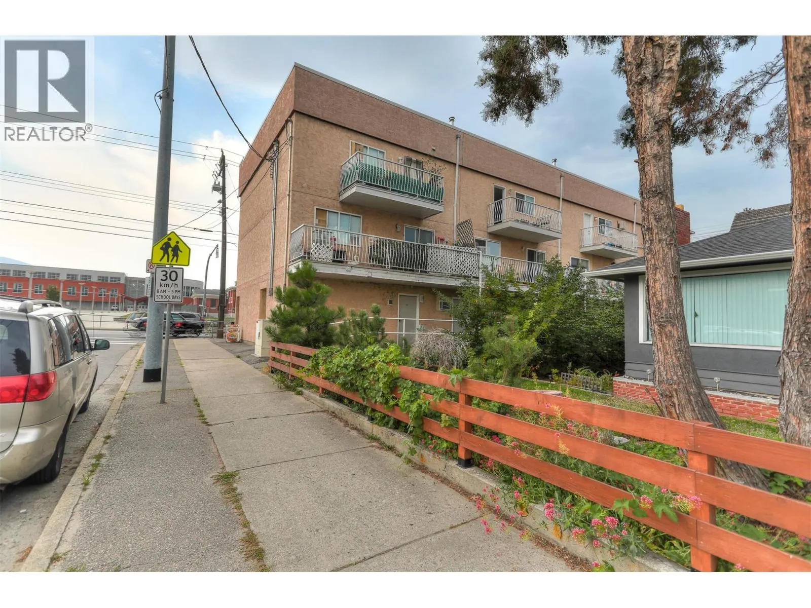 95 ECKHARDT Avenue Unit# 203