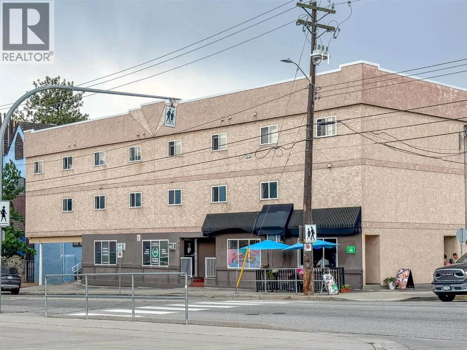95 ECKHARDT Avenue Unit# 203