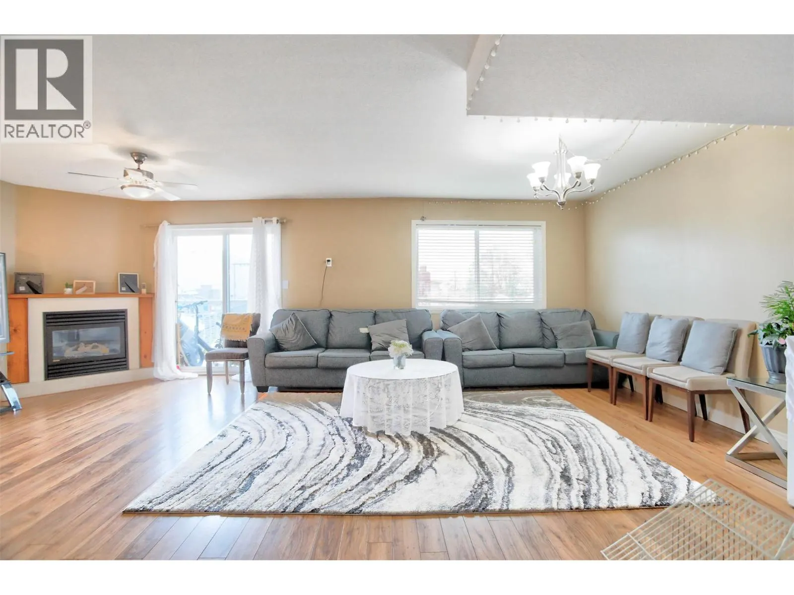 95 ECKHARDT Avenue Unit# 203