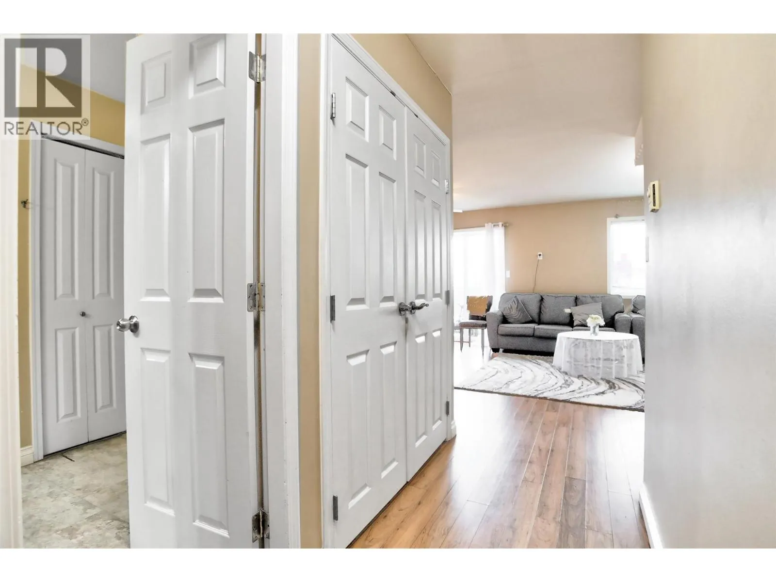 95 ECKHARDT Avenue Unit# 203