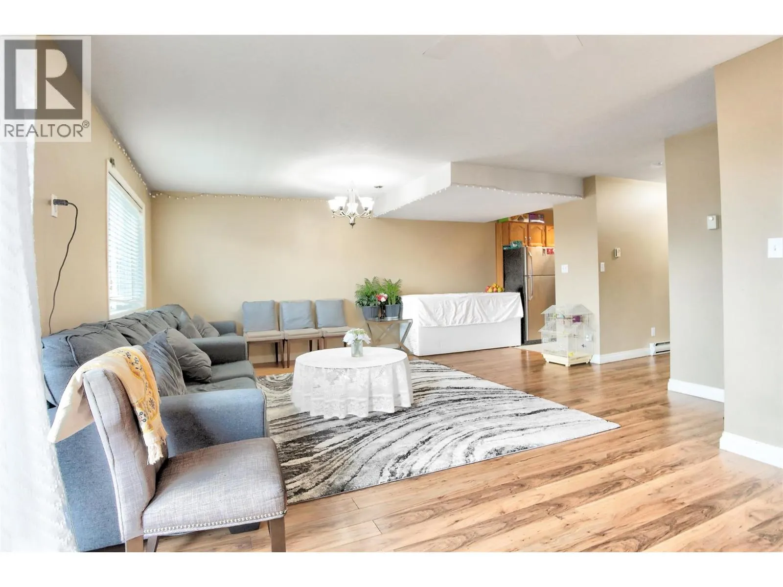 95 ECKHARDT Avenue Unit# 203