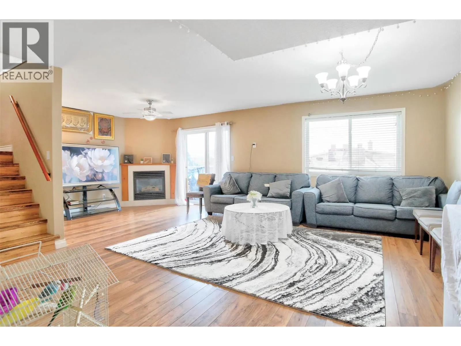 95 ECKHARDT Avenue Unit# 203