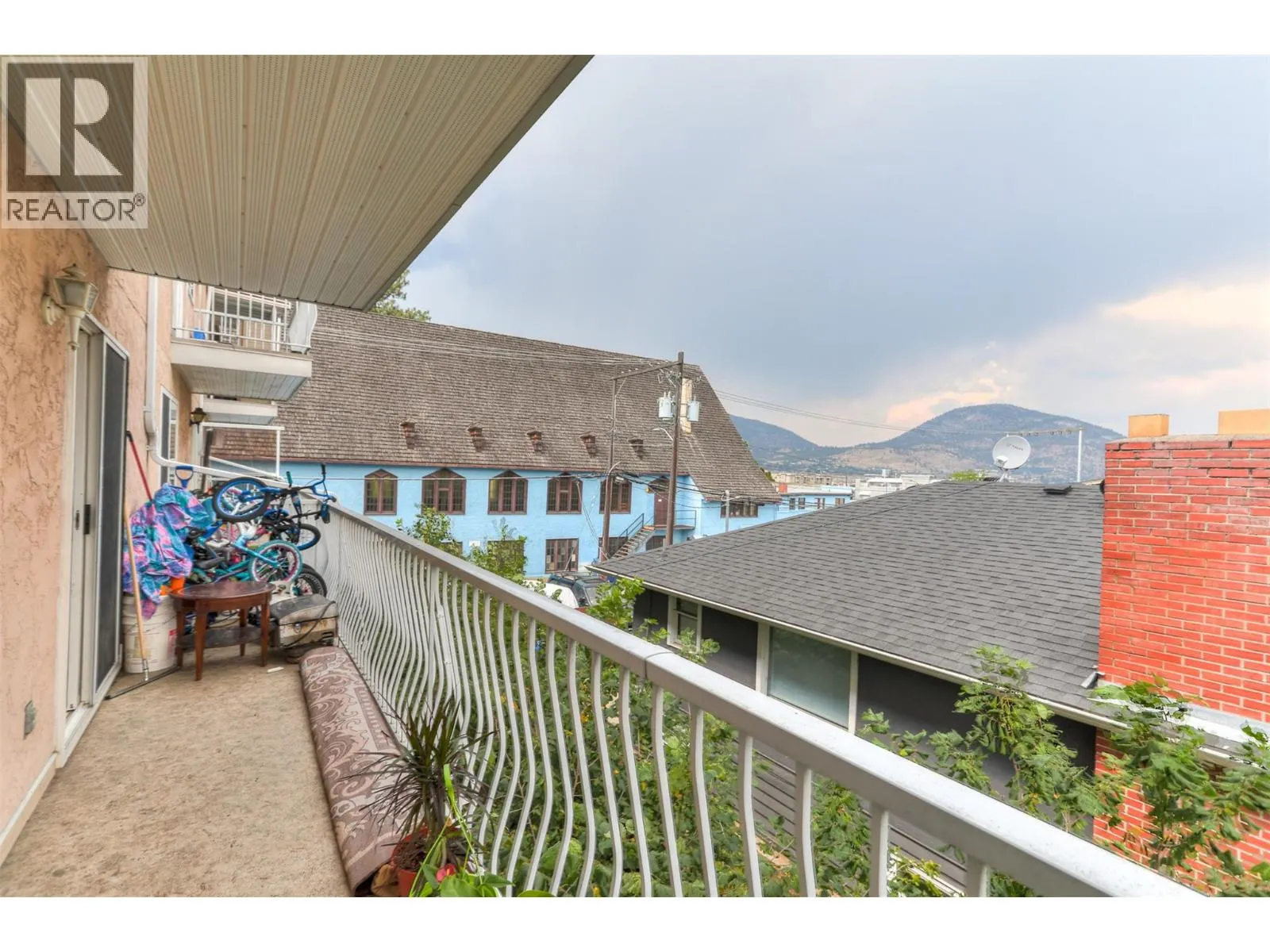 95 ECKHARDT Avenue Unit# 203