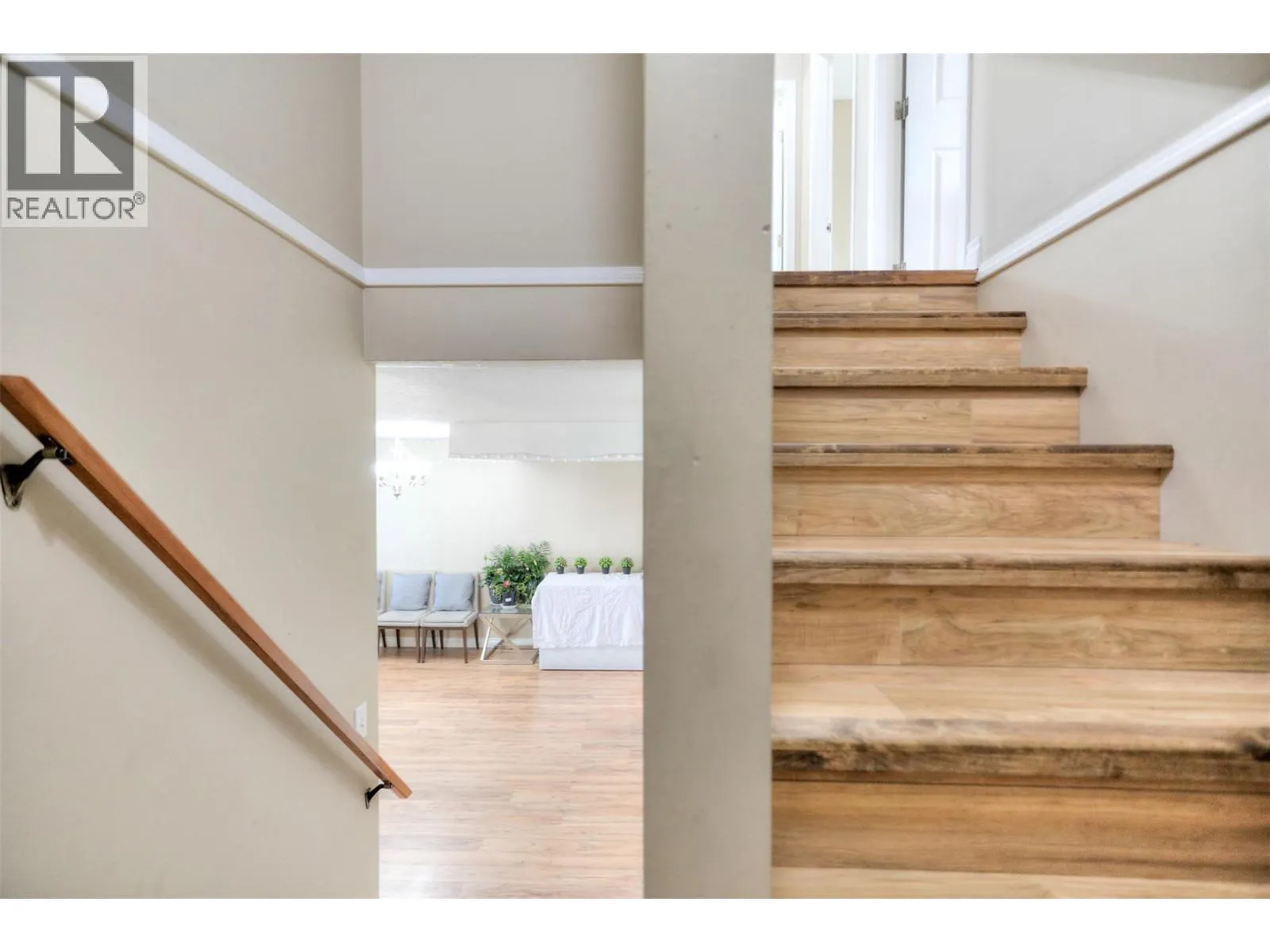 95 ECKHARDT Avenue Unit# 203