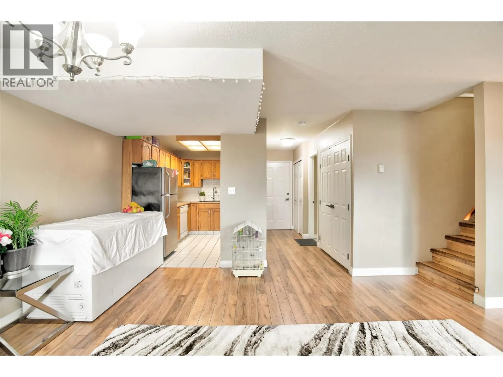 95 ECKHARDT Avenue Unit# 203