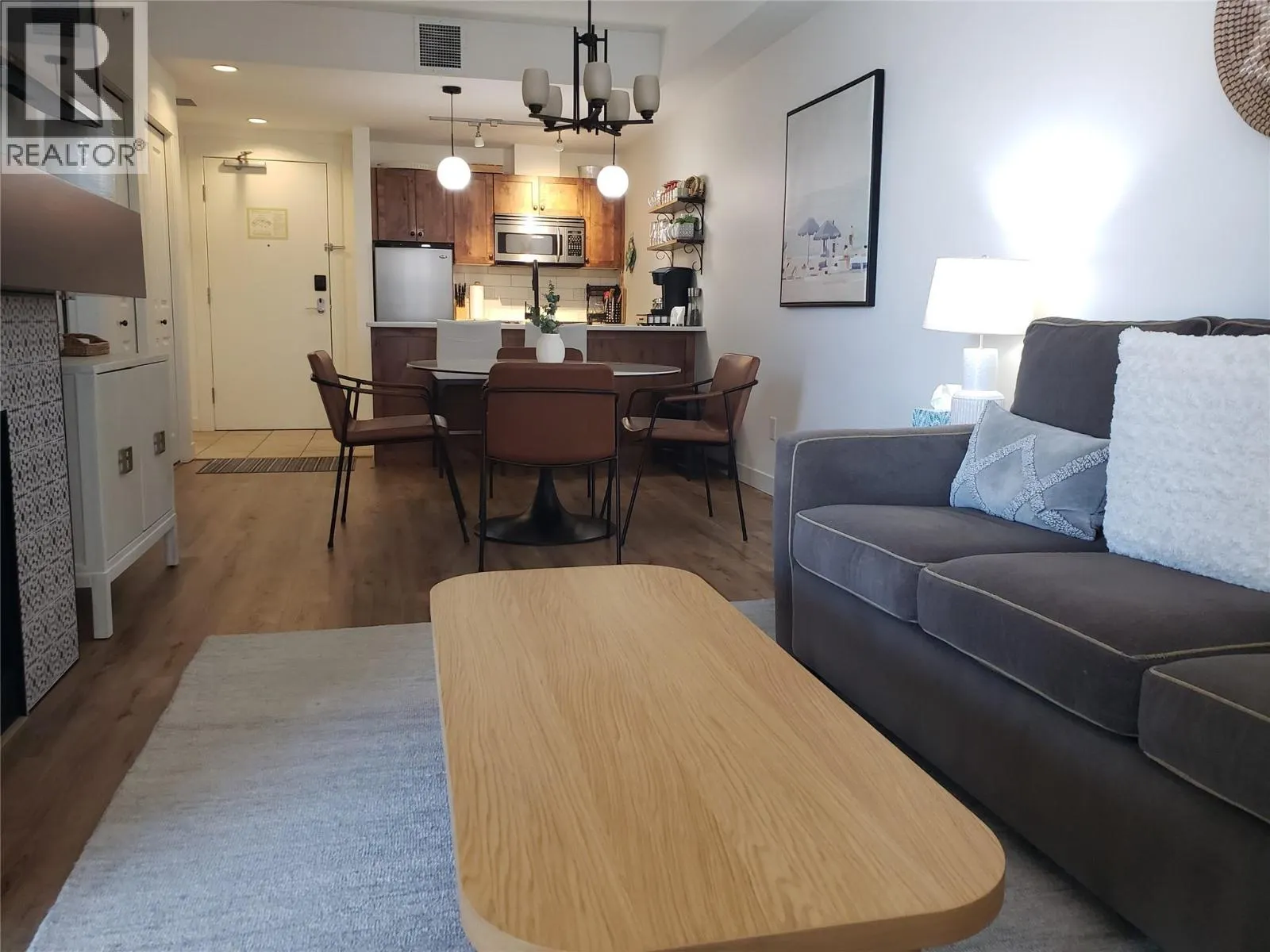 4200 LAKESHORE Drive Unit# 329