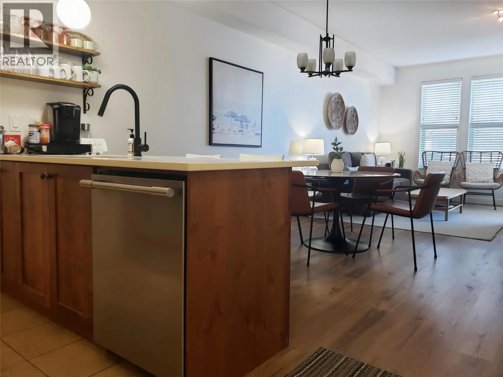 4200 LAKESHORE Drive Unit# 329