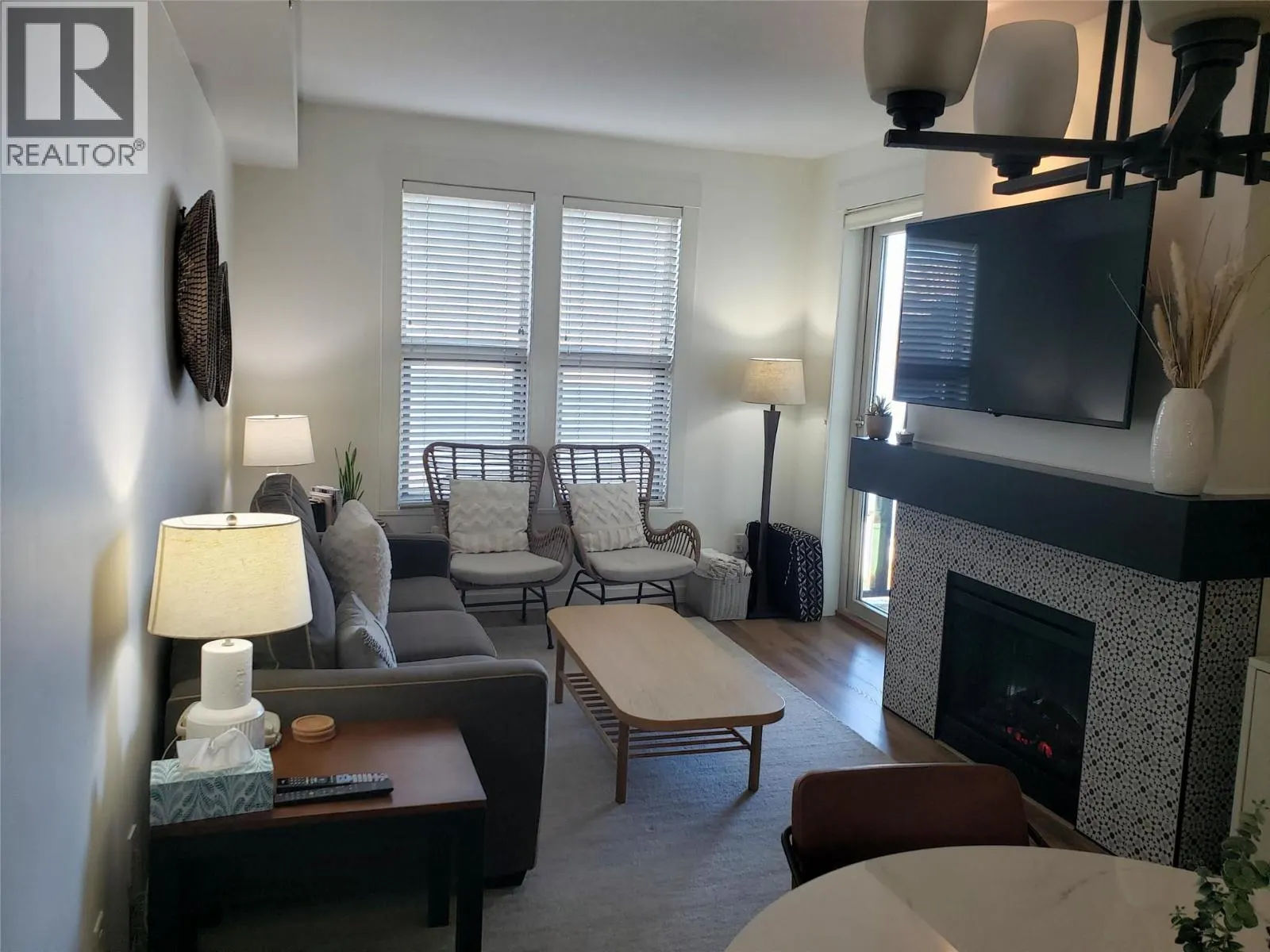 4200 LAKESHORE Drive Unit# 329