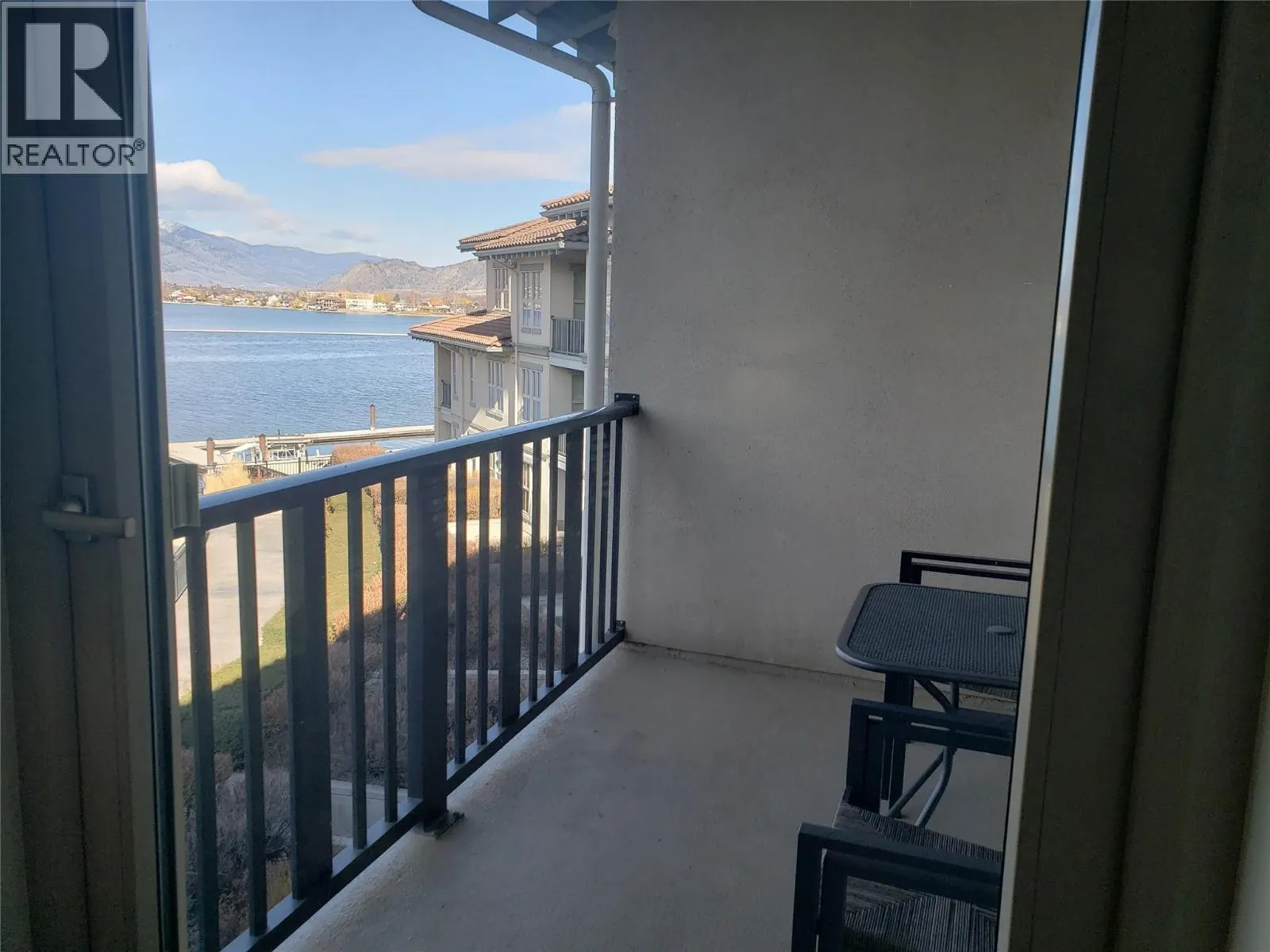 4200 LAKESHORE Drive Unit# 329