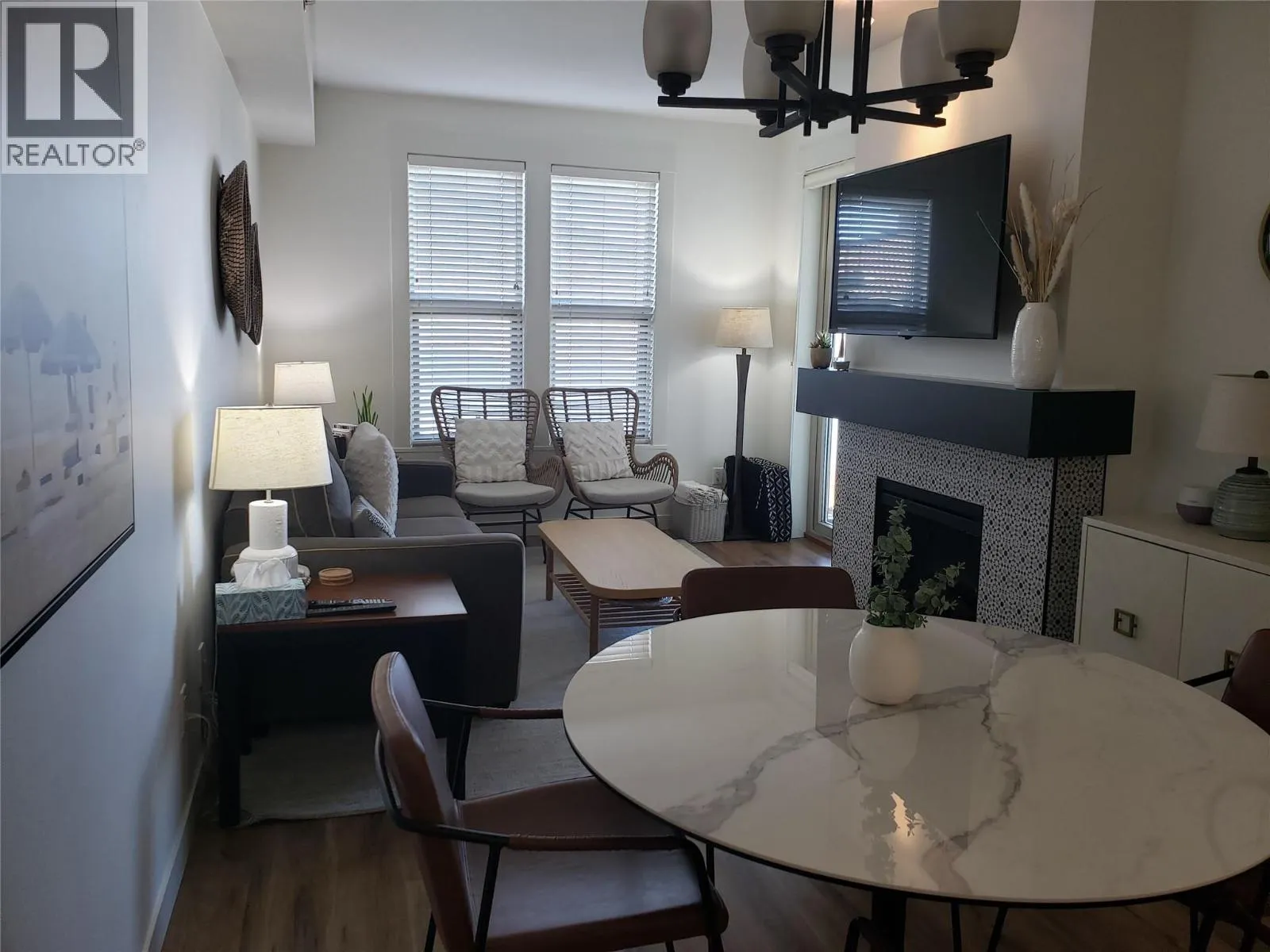 4200 LAKESHORE Drive Unit# 329