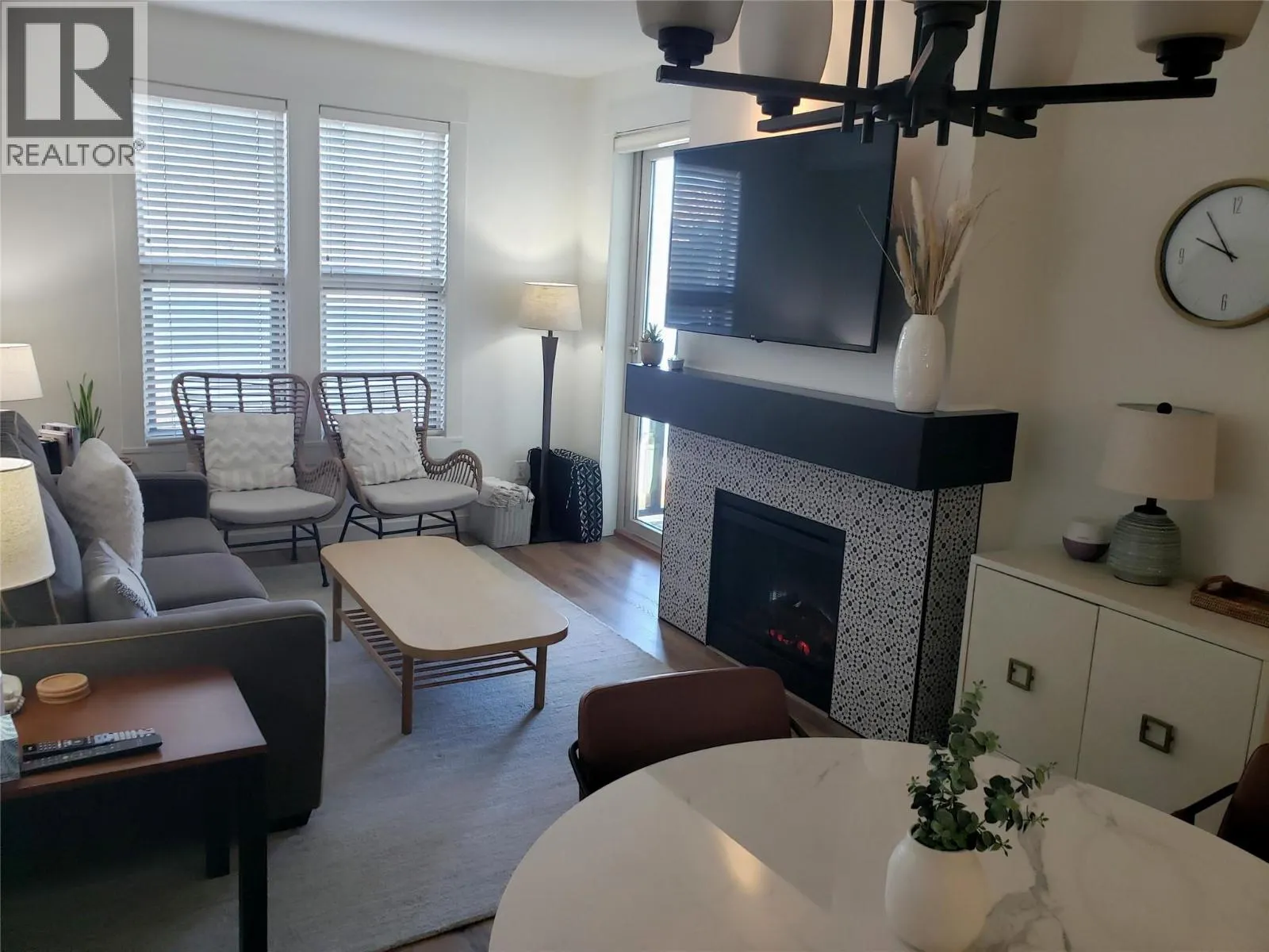 4200 LAKESHORE Drive Unit# 329