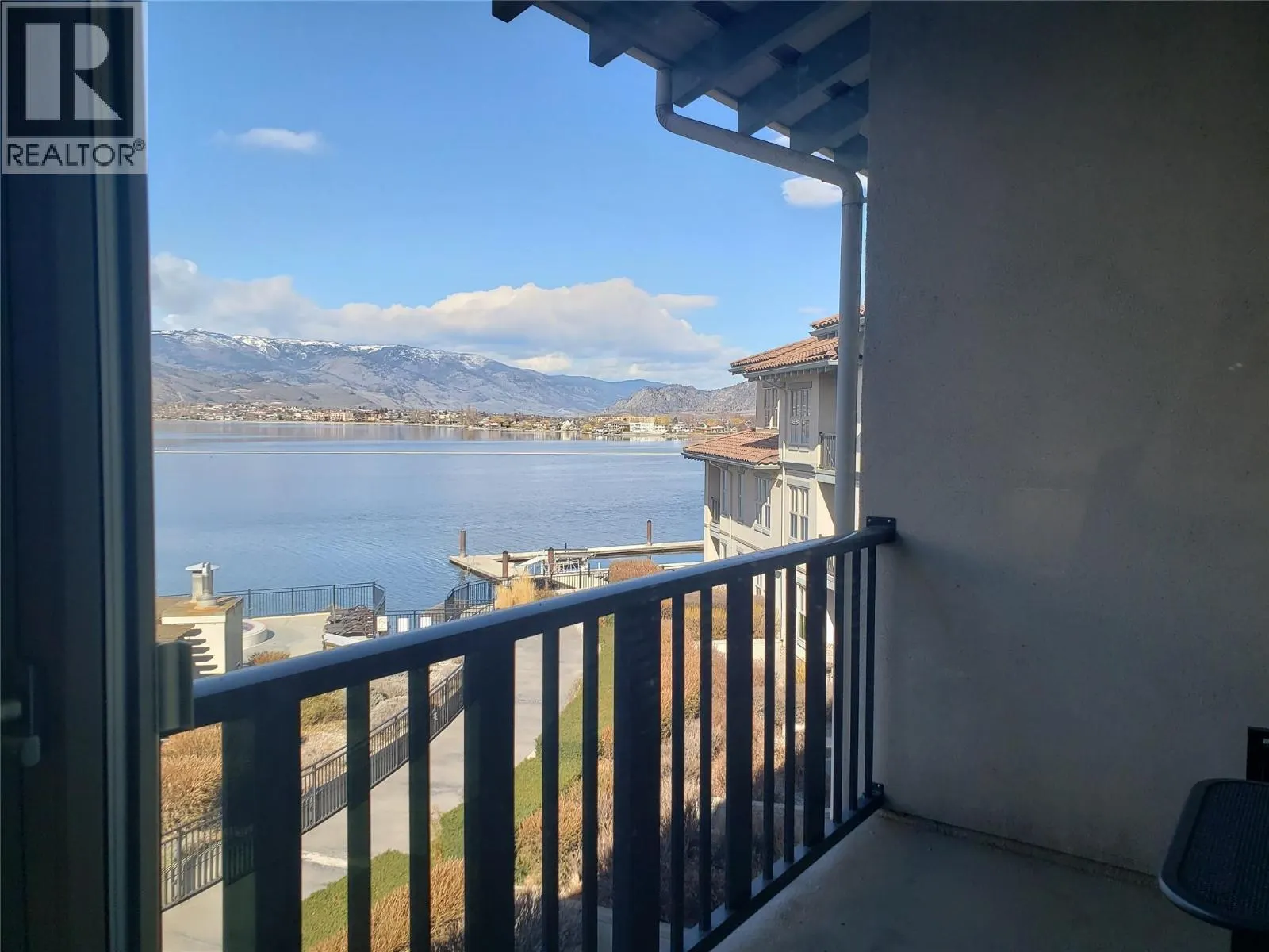 4200 LAKESHORE Drive Unit# 329
