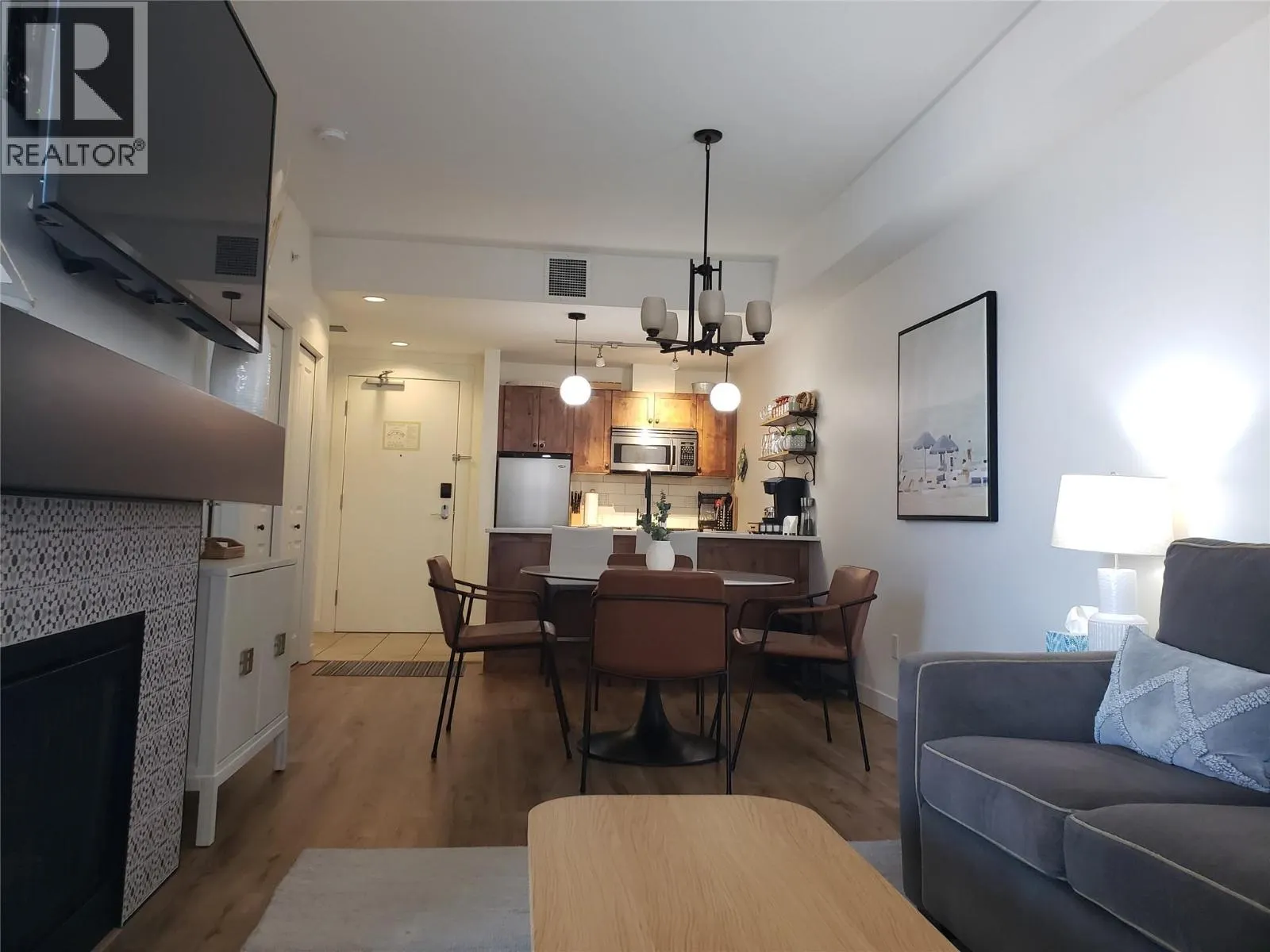 4200 LAKESHORE Drive Unit# 329