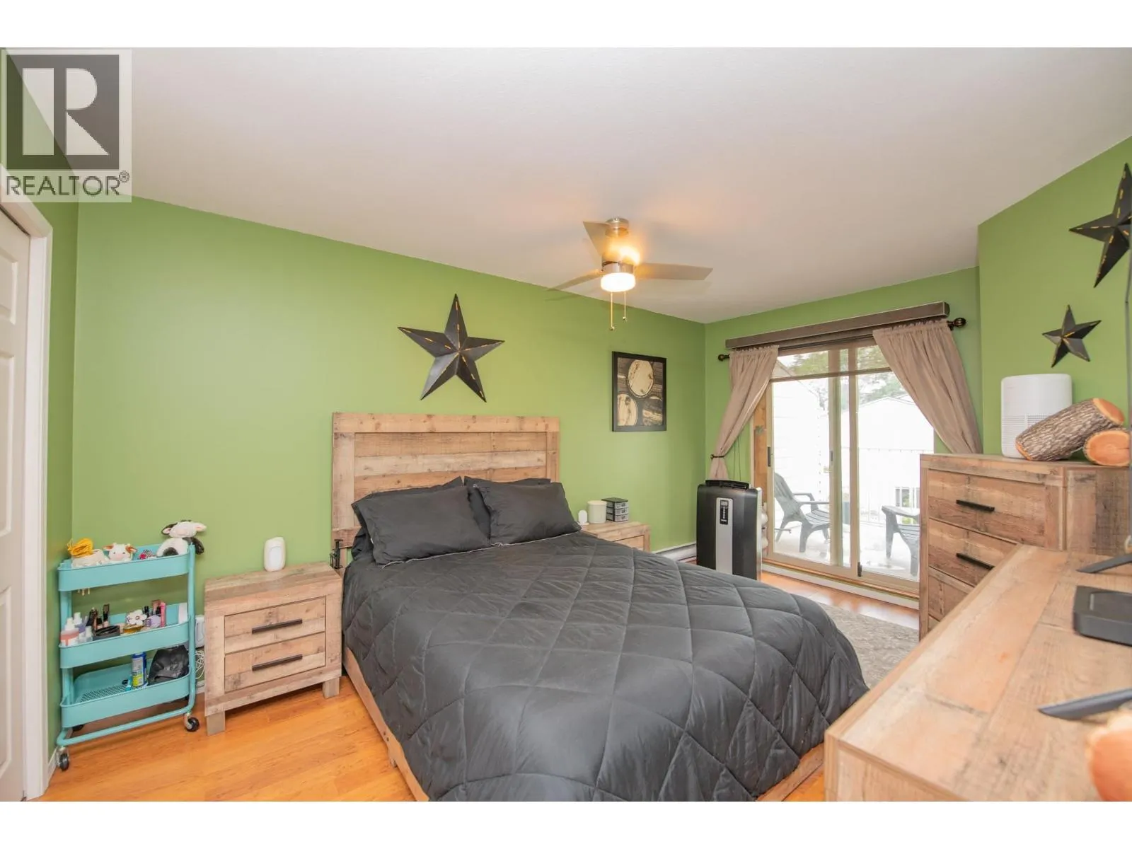1607 43 Avenue Unit# 202