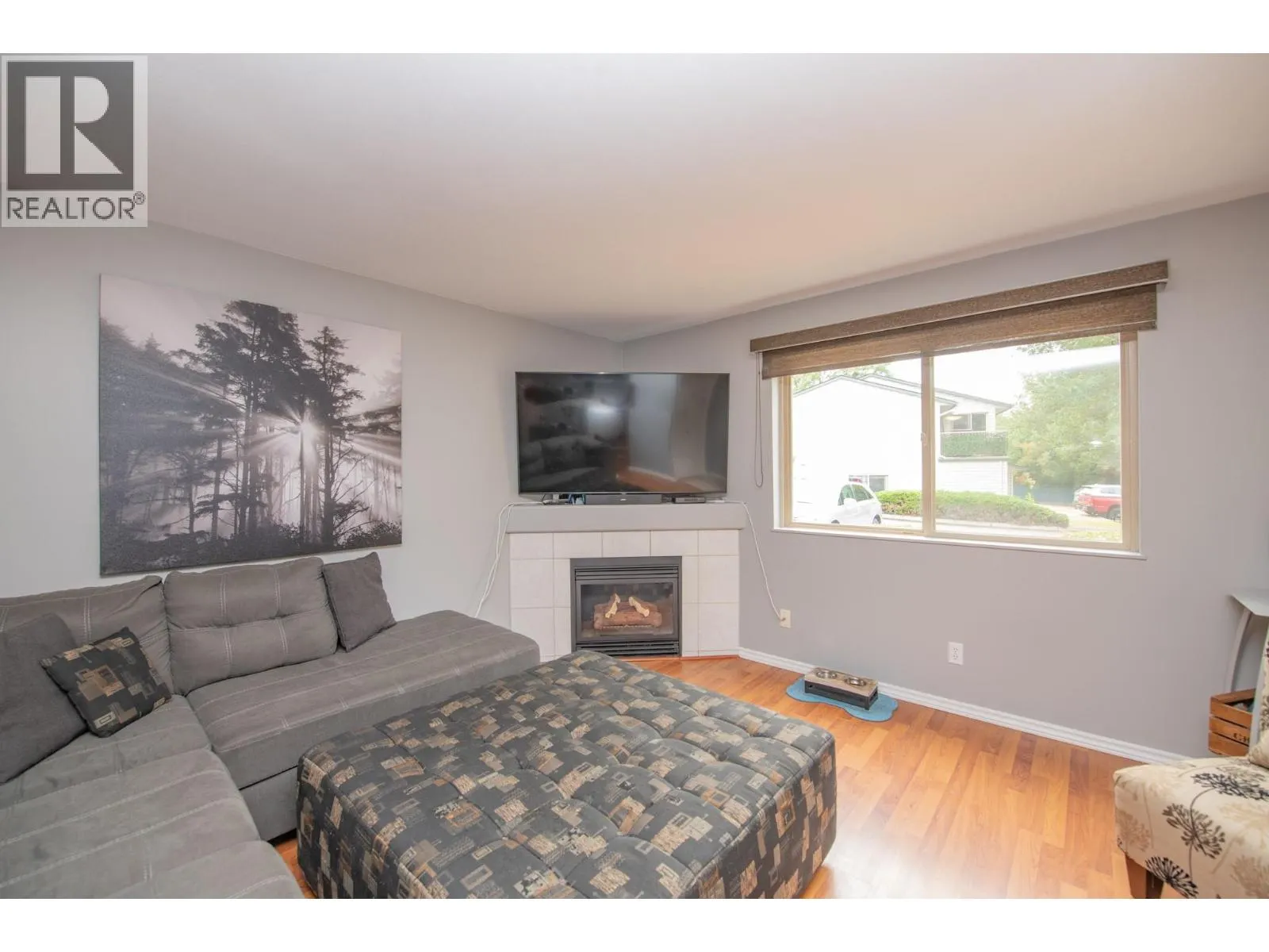 1607 43 Avenue Unit# 202