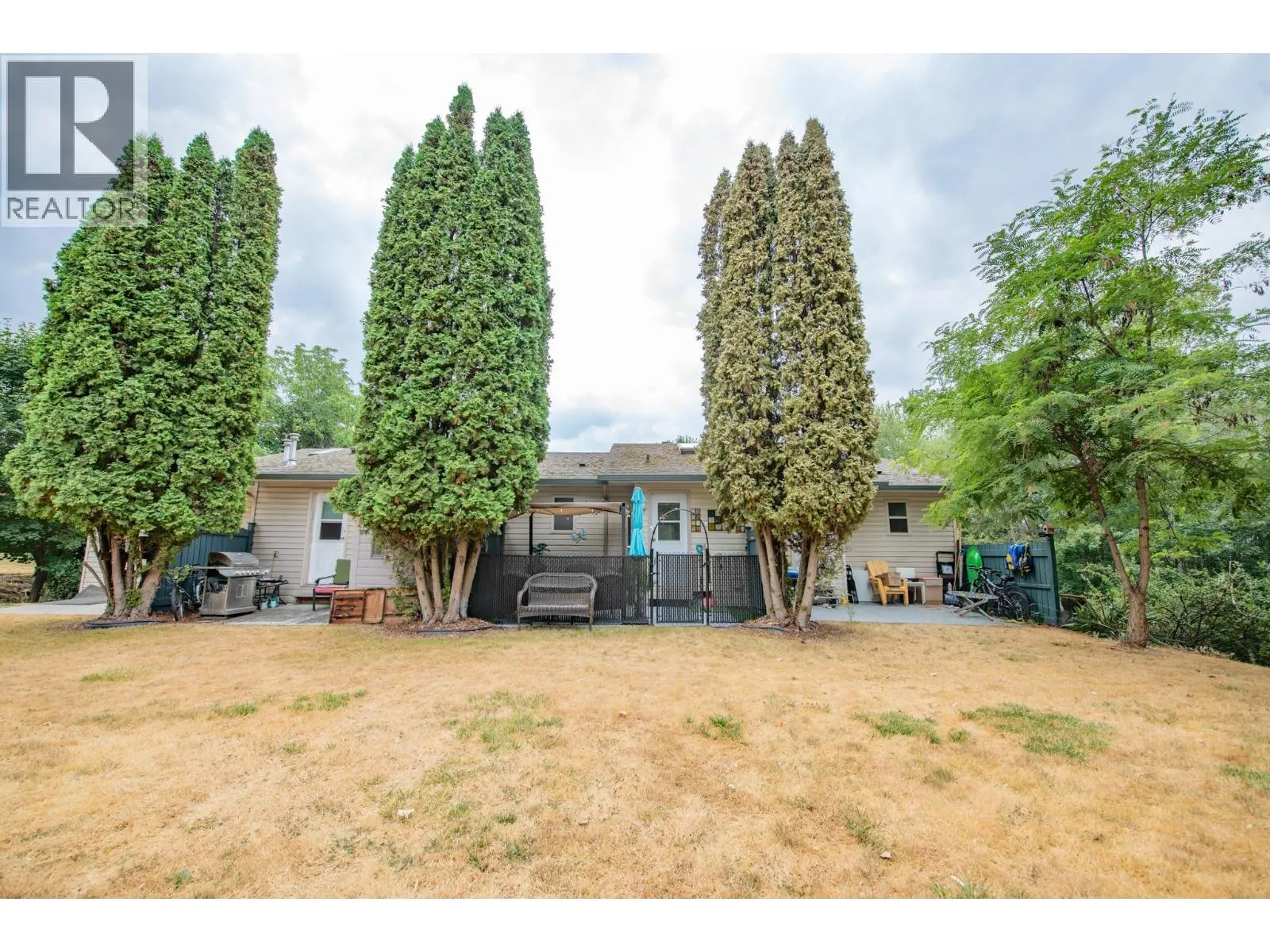 1607 43 Avenue Unit# 202