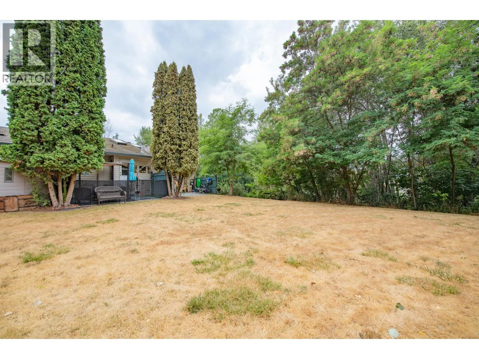 1607 43 Avenue Unit# 202
